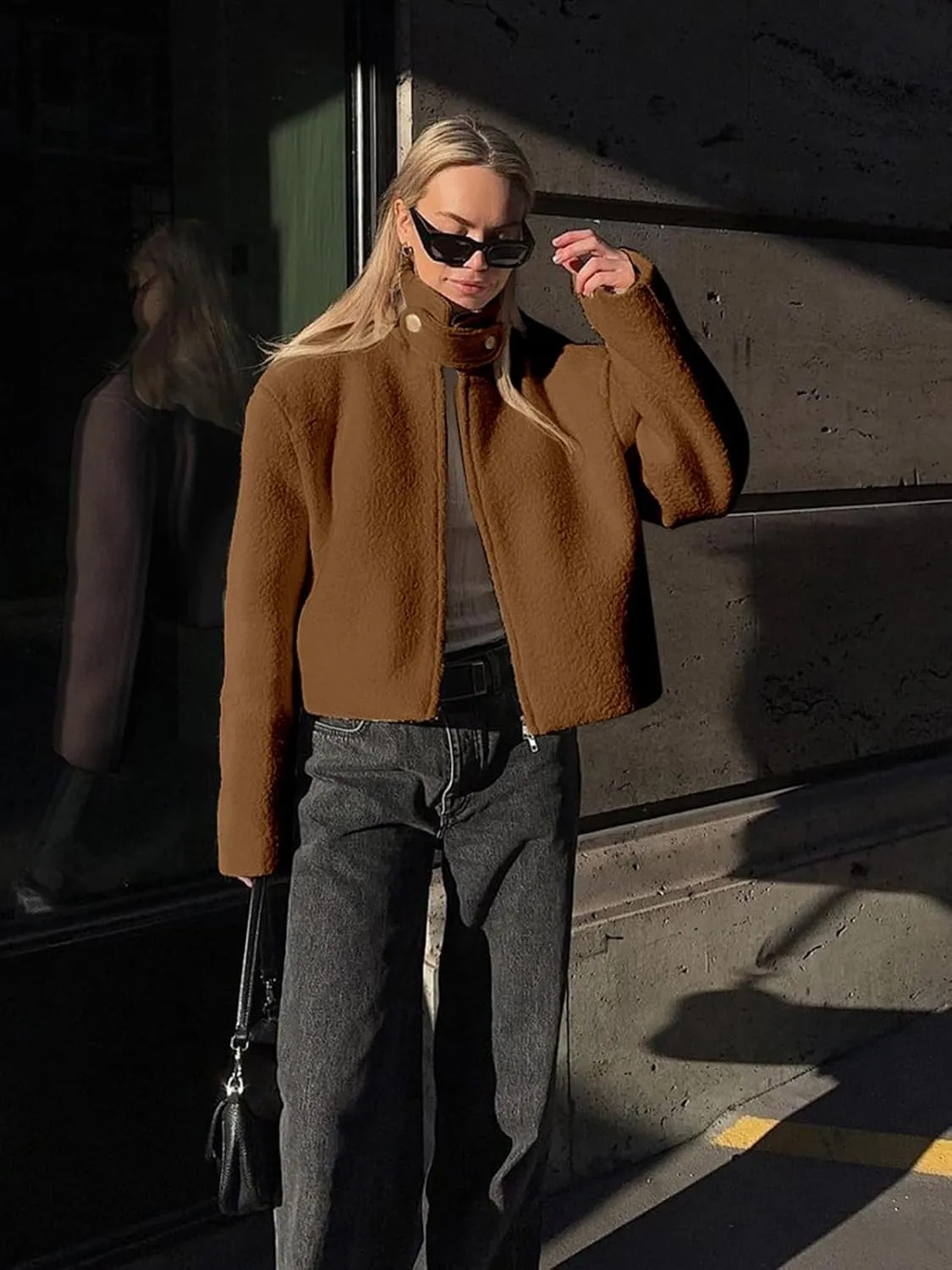 Tankaneo Womens Oversized Cropped Sherpa Jacket Zip Up Teddy Coat Stand Collar Fuzzy Fleece Outerwear