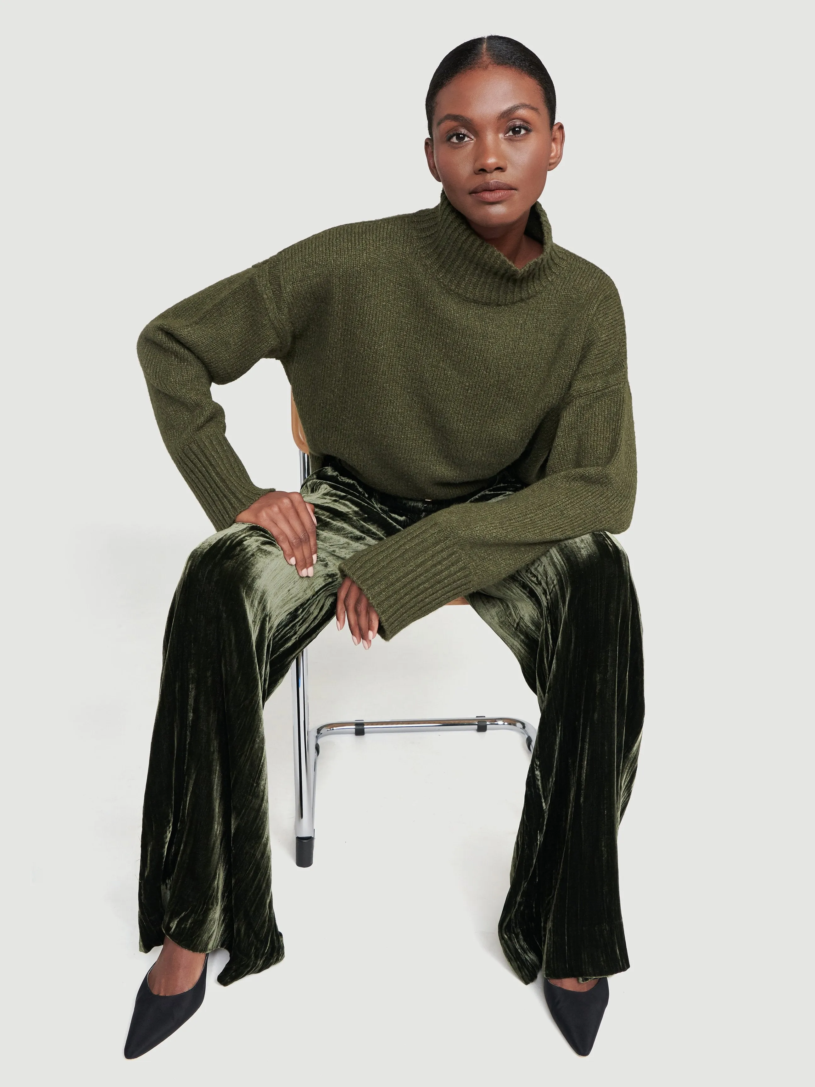 Velvet Panne Met Pant -- Deep Moss